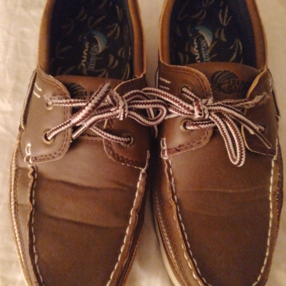 Men's leather boat shoes